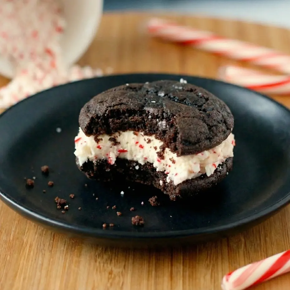 Peppermint Whoopie Pies