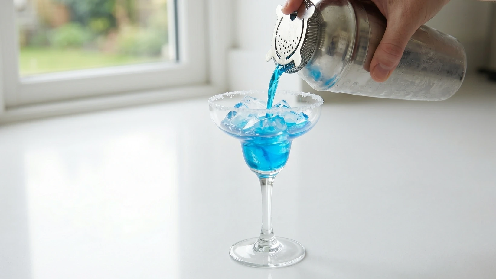 blue margarita cocktail